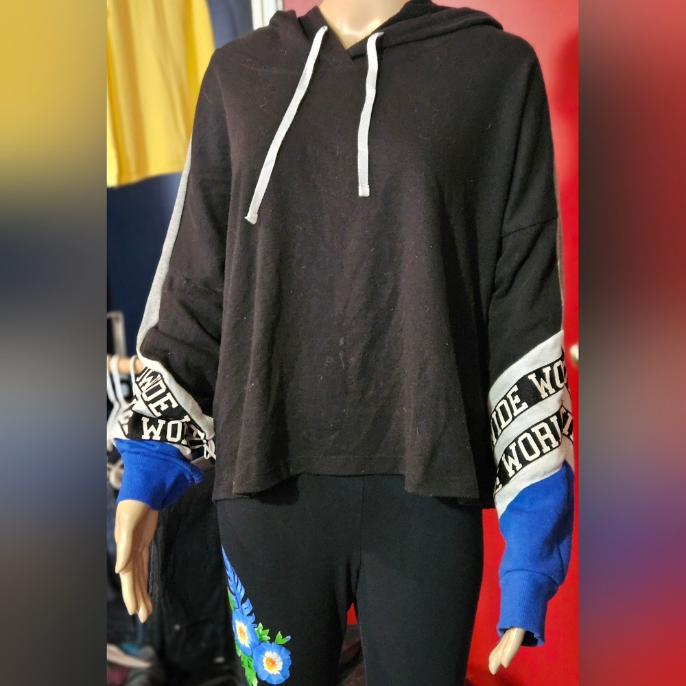 No Boundaries Worldwide crop hoodie size 3X (21)